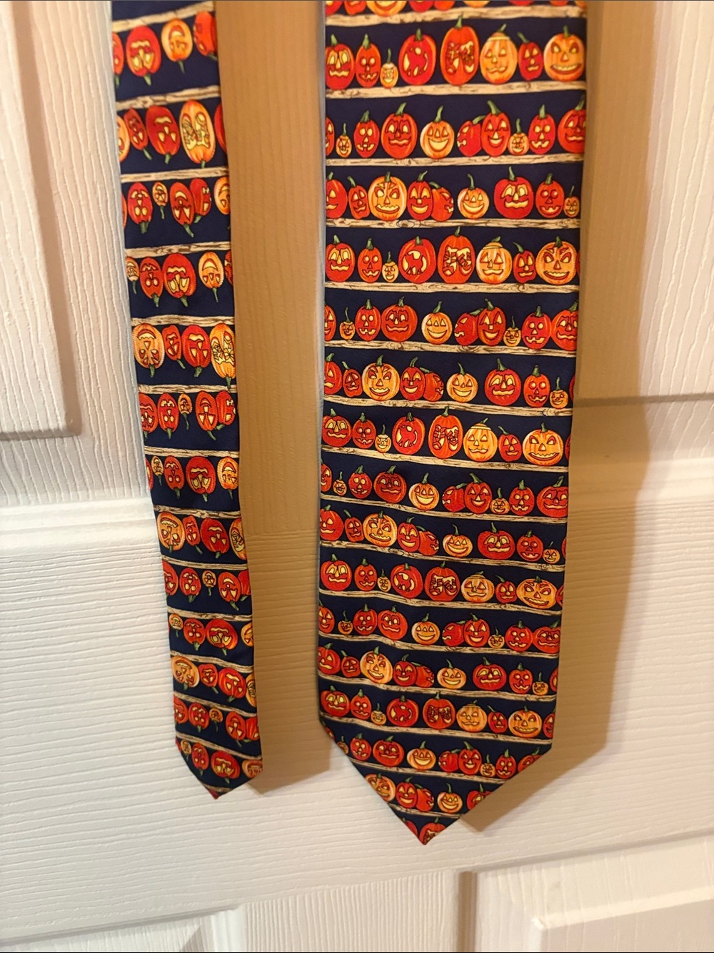 Allyn Jack-o-lantern Pumpkin Pattern Mens Tie Orange - Festive Fall